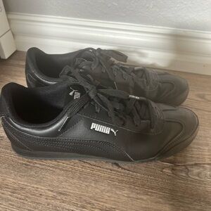 Puma women’s  Classic Black Sneakers